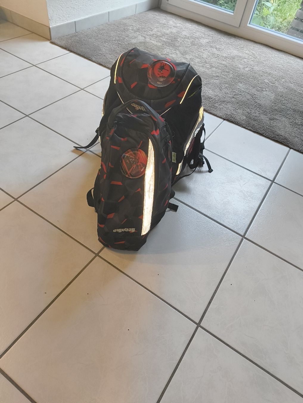 Ergobag Borse & Zaini: Ergobag Schulranzen mit tollen Sujet, gebrauchter Zustand! ? – Usato da Flüh venduto da Preisjongleur 3