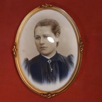 Tableau pastel ovale signé