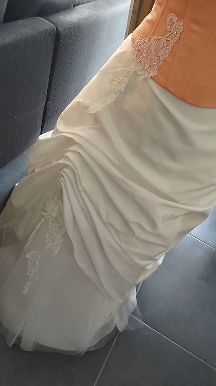 Vestiti: robe de mariée – Usato da Chatonnaye venduto da scharf 4