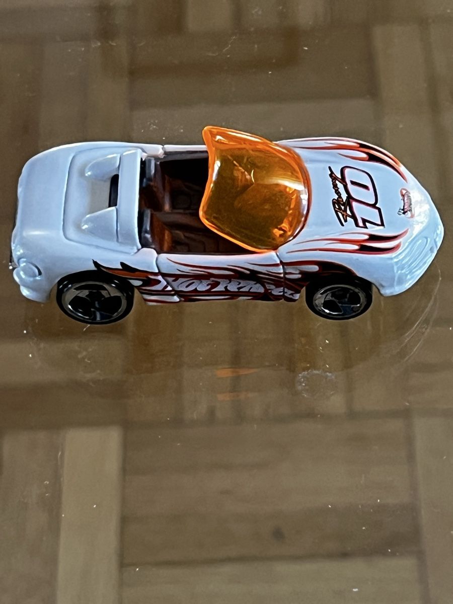 Hot Wheels Modellautos: Zwei Chevrolet Corvette Stingray in Matchbox Grösse – Gebraucht aus Basel von EdiEberle 3