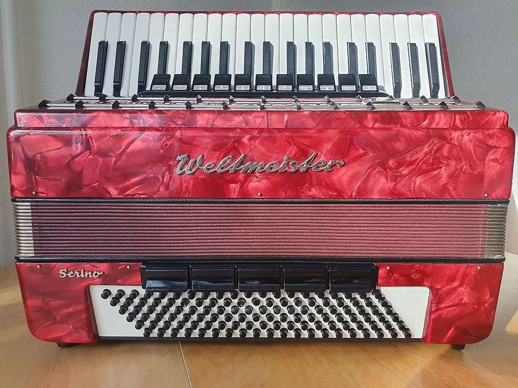 Strumenti musicali: Akkordeon Weltmeister Serino – Usato da Herisau venduto da Cisha2 1
