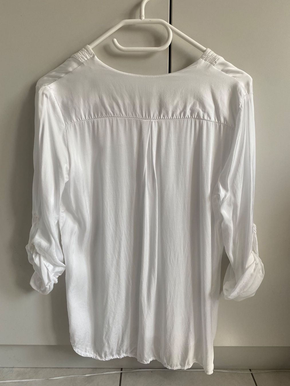 Blusen: Satin Bluse mit Paillettendekor - Weiss - Grösse ca. 3 – Gebraucht aus Eschenbach SG von Peachick 2