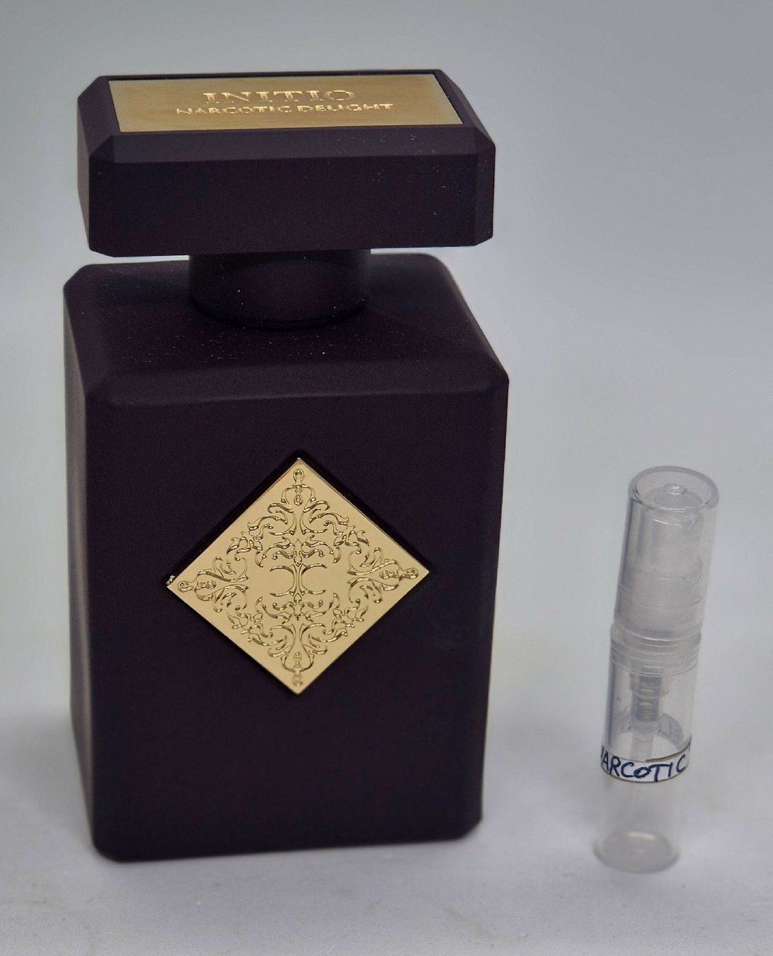 Initio Profumi & Eau de Toilette: 2 ml NARCOTIC DELIGHT INITIO ABFÜLLUNG – Nuovo (secondo la descrizione) da St. Gallen venduto da CaliSunshine