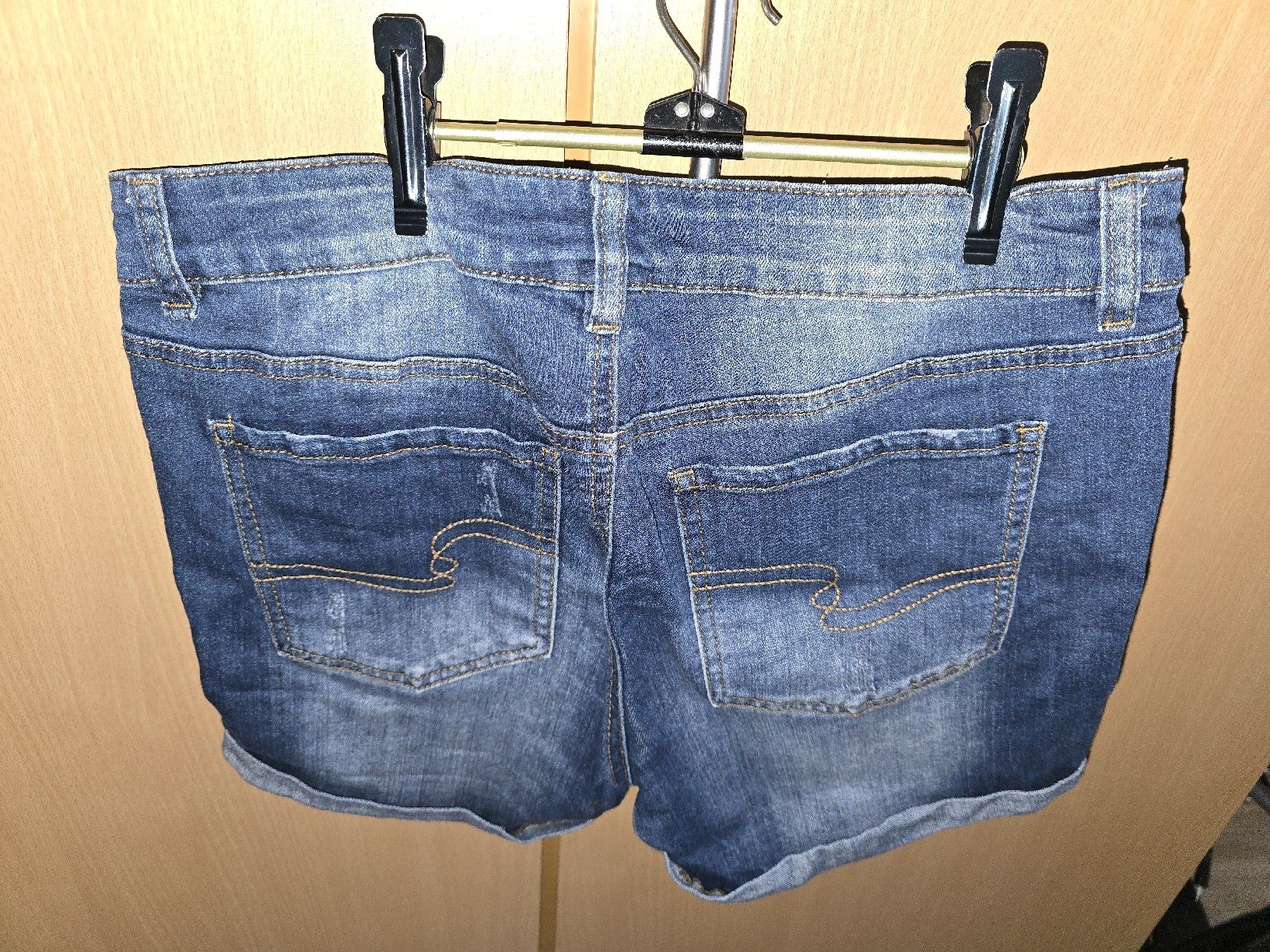 Pantaloni: Short en jeans, M – Usato da La Neuveville venduto da Diamise 1