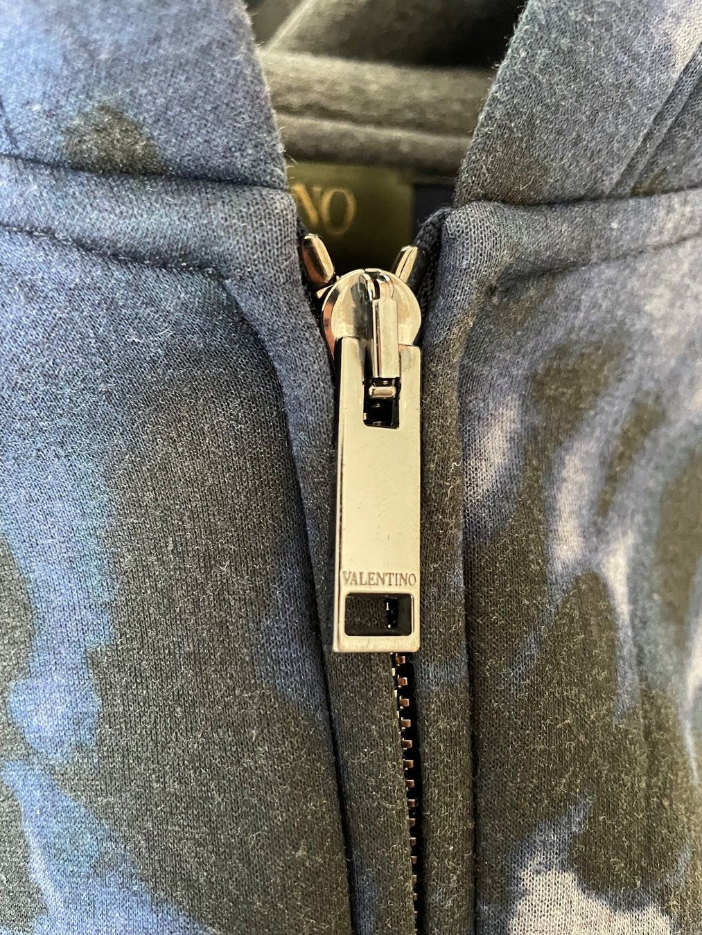 Maglioni & Felpe: Valentino Hoodie – Usato da Dielsdorf venduto da Anthony111 3