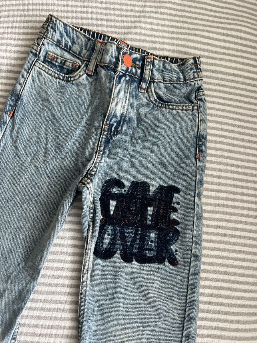 Pantaloni: JEANS MIT AUFDRUCK GR 122 – Usato da Basel venduto da theo-g77 1