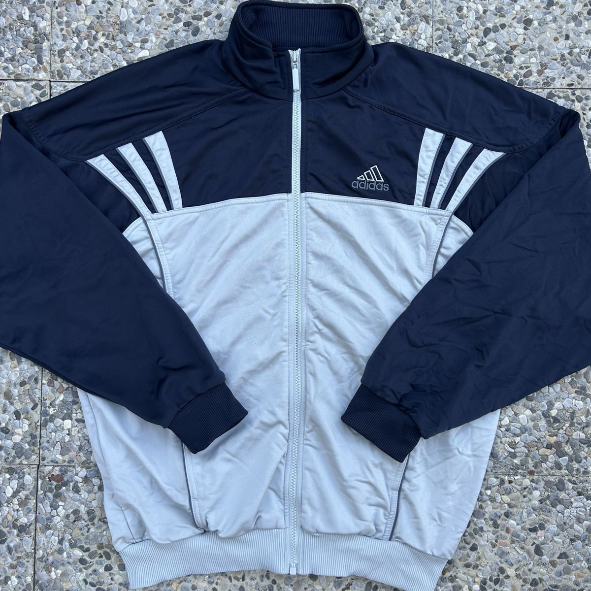 Adidas Jacken: Vintage Adidas Blue/grey track jacket – Gebraucht aus brent von fukusapes 1