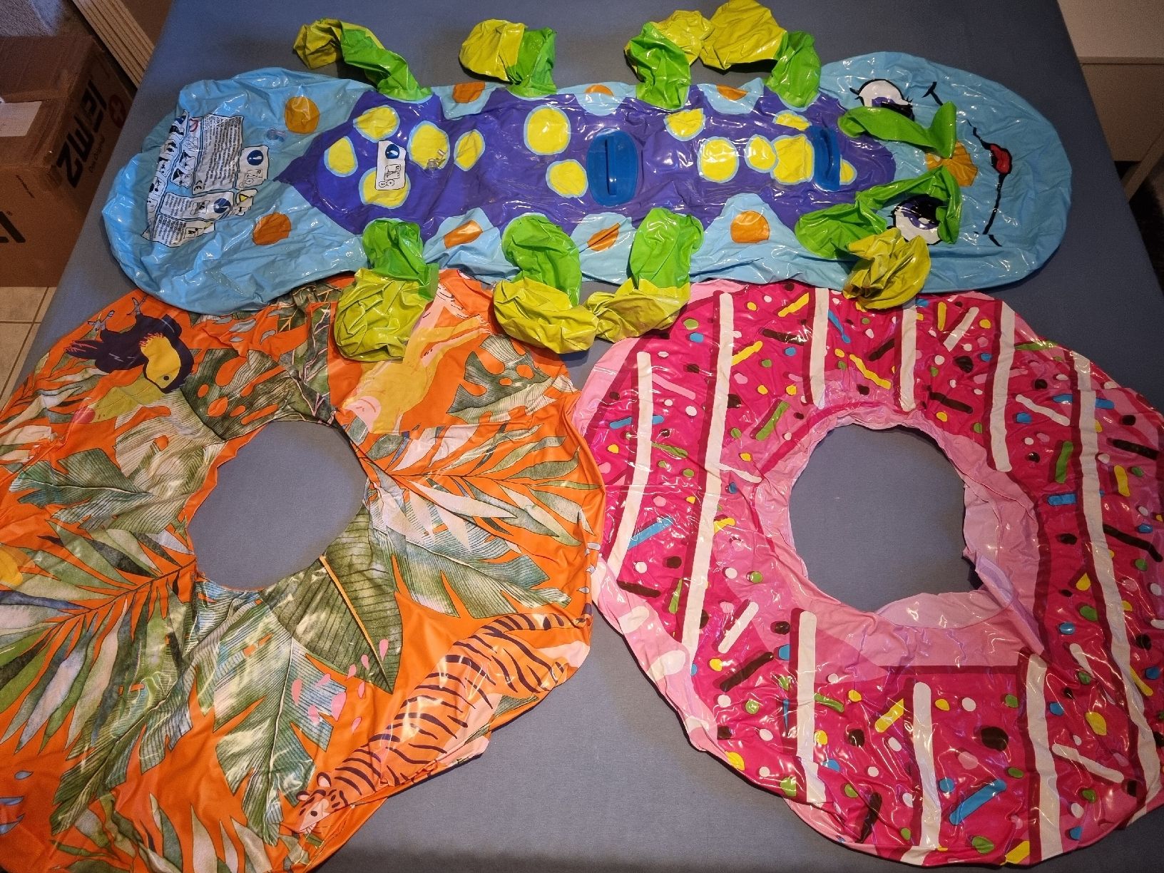Bouées: Aufblasbare Schwimmsachen Set – D'occasion à Murten par Inf-shop