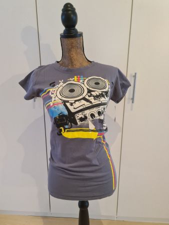 Cooles Frauen T-Shirt "Neu"