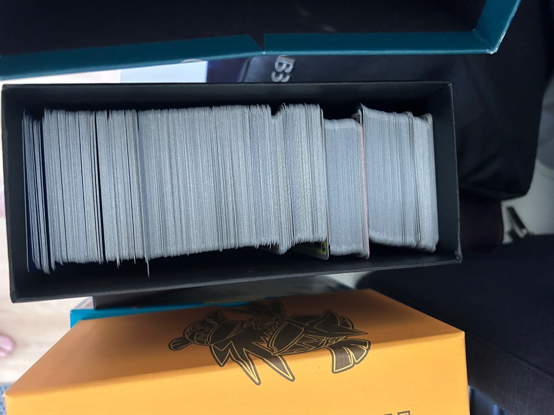 Pokémon Carte collezionabili: ETB voll mit Pokemon Karten Ab 1.- – Nuovo (secondo la descrizione) da Bern venduto da mar_p8lc