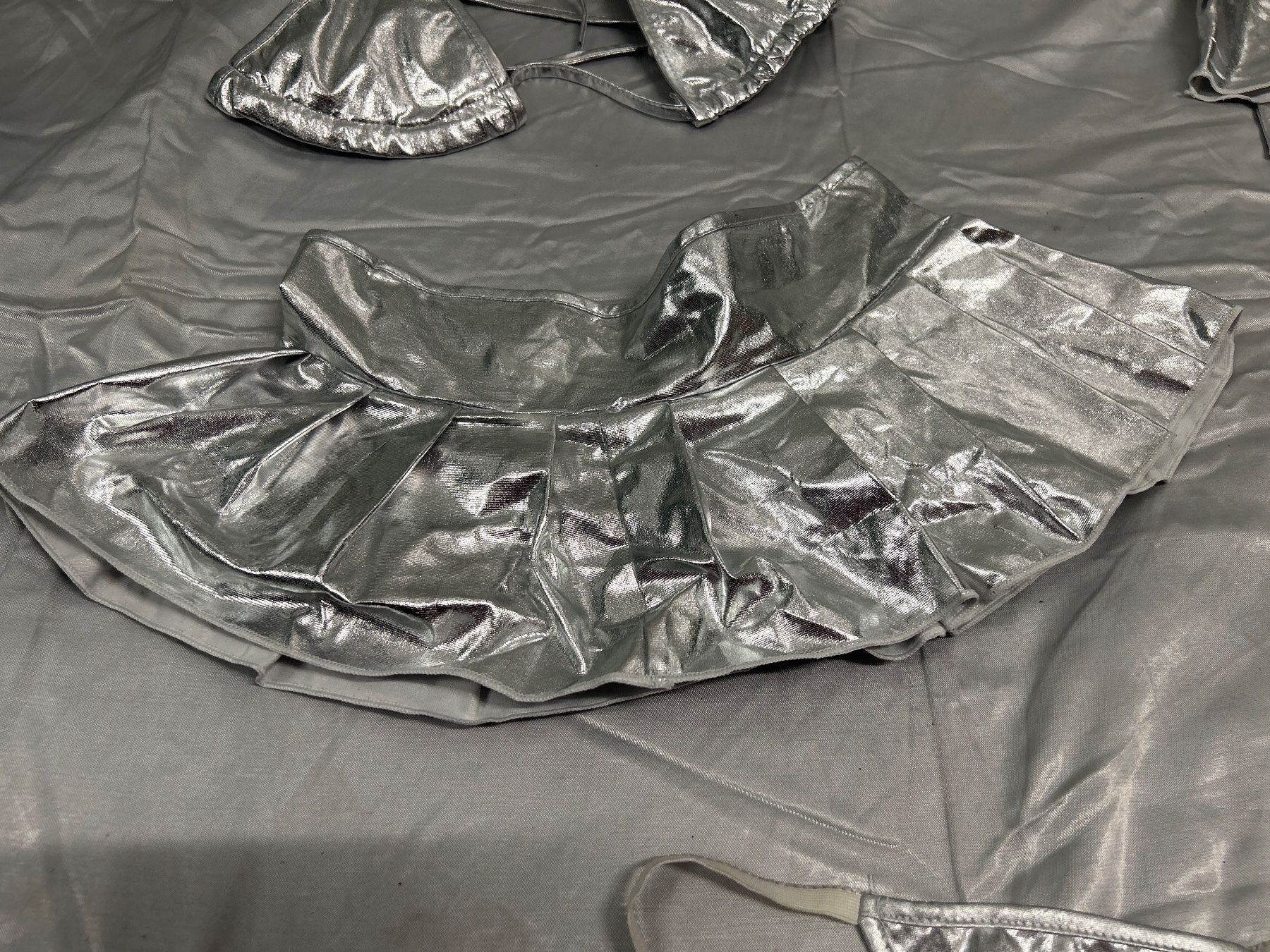 Sonstige Unterwäsche: Dessous Set BH Minirock String Silber Gr M NEU – Neu und originalverpackt aus Regensdorf von Spyke55 2