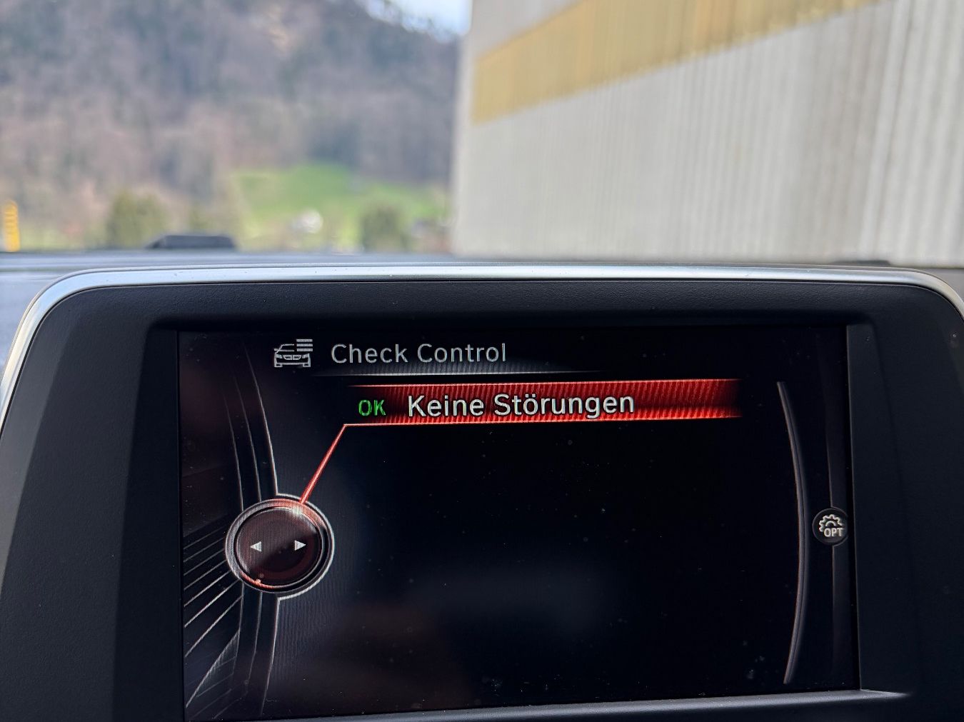 BMW Automobili: Bmw 218d / Automat / Tourer – Usato da Dietfurt venduto da LvLvLV 3
