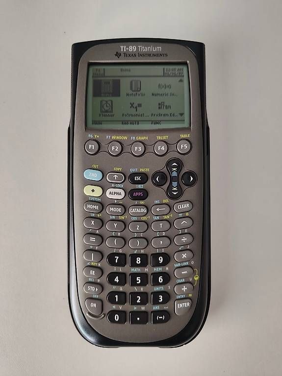 Texas Instruments Calcolatrici tascabili: Texas Instruments TI-89 Titanium Grafikrechner  CAS – Usato da Ostermundigen venduto da Moebi_92