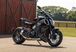 DUCATI V4 Diavel