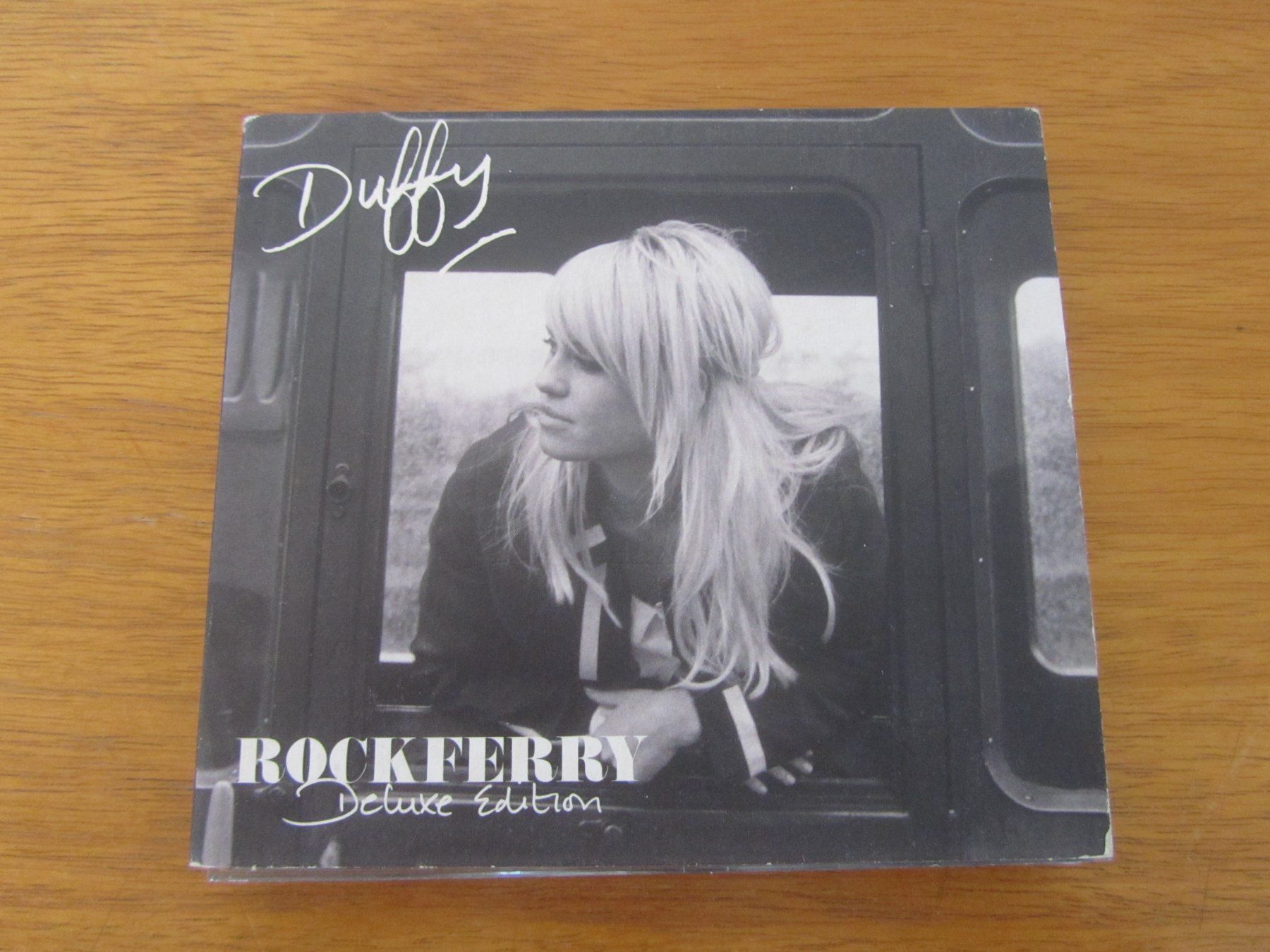 CD: DUFFY  -  Rockferry - Delux Edition – Usato da Seengen venduto da mikelele