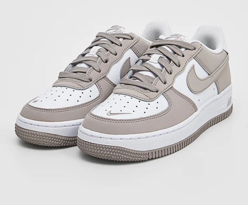 Nike Scarpe da uomo: Nike Air Force 1 Gr. 39 NEU – Nuovo (secondo la descrizione) da Waltenschwil venduto da hansnine 8