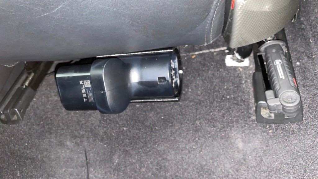 Supporti a parete: CCS Adapter Halter Tesla Model S Gen 1-3 – Usato da Zullwil venduto da Slini