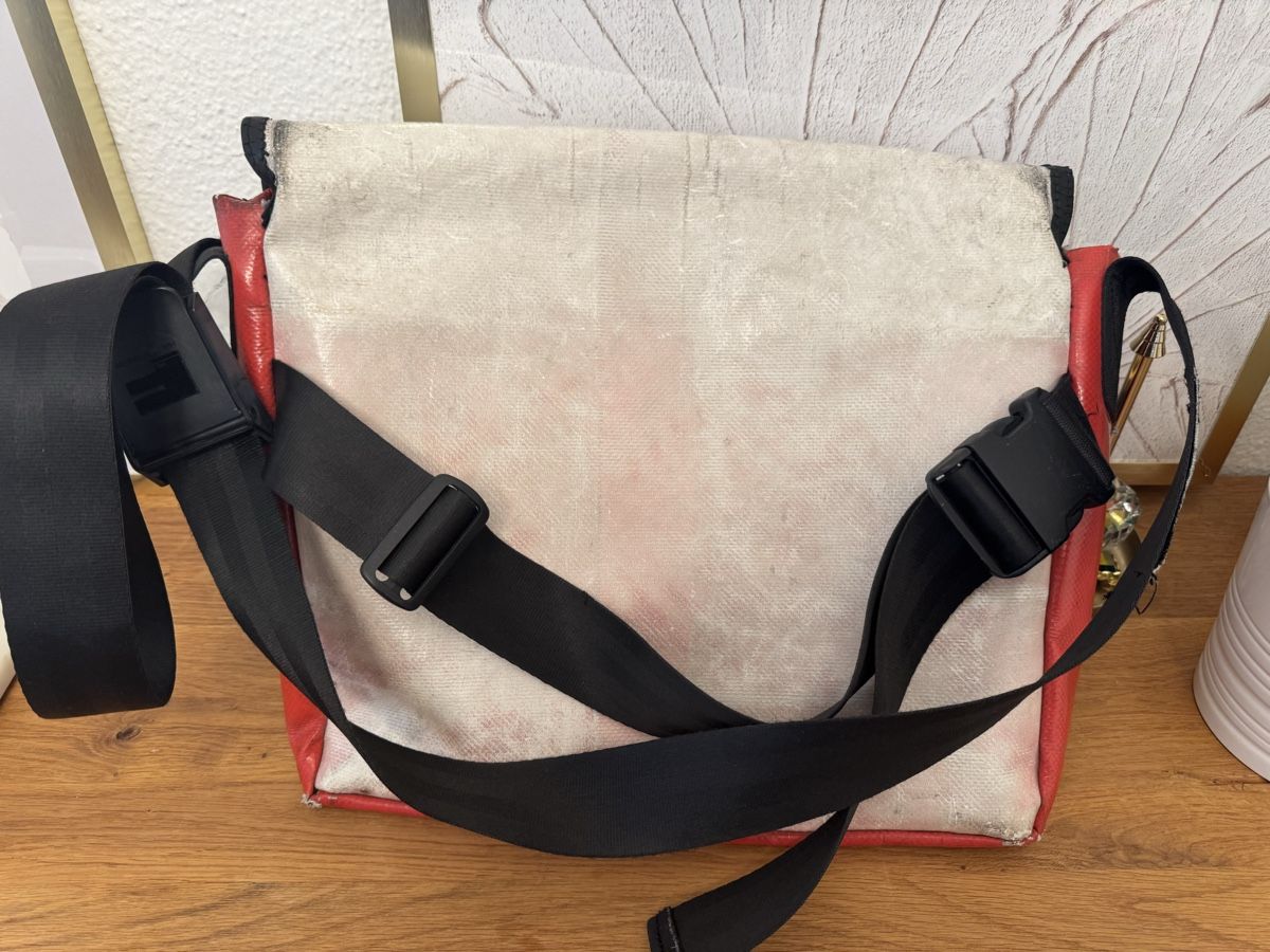 Freitag Sonstige Kleidung & Accessoires: Freitag sacoche rouge et gris – Gebraucht aus Brügg BE von haj_9zhk 2