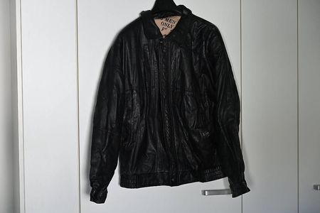 Vintage Lederjacke schwarz mit Zeitungsfutter, Gr. 52 / L 