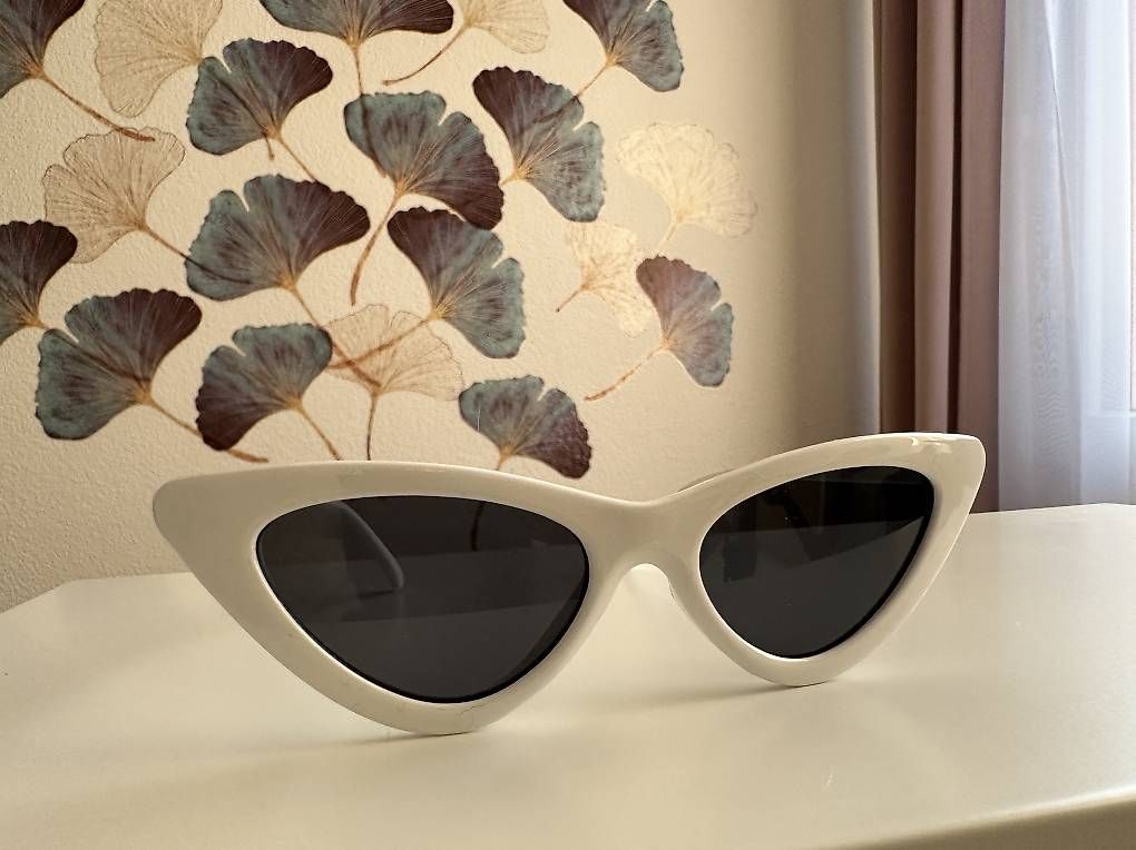 Occhiali & Lenti: Sonnenbrille weiss, Cat-eye, no name – Usato da Ennetbaden venduto da bargainhunterin