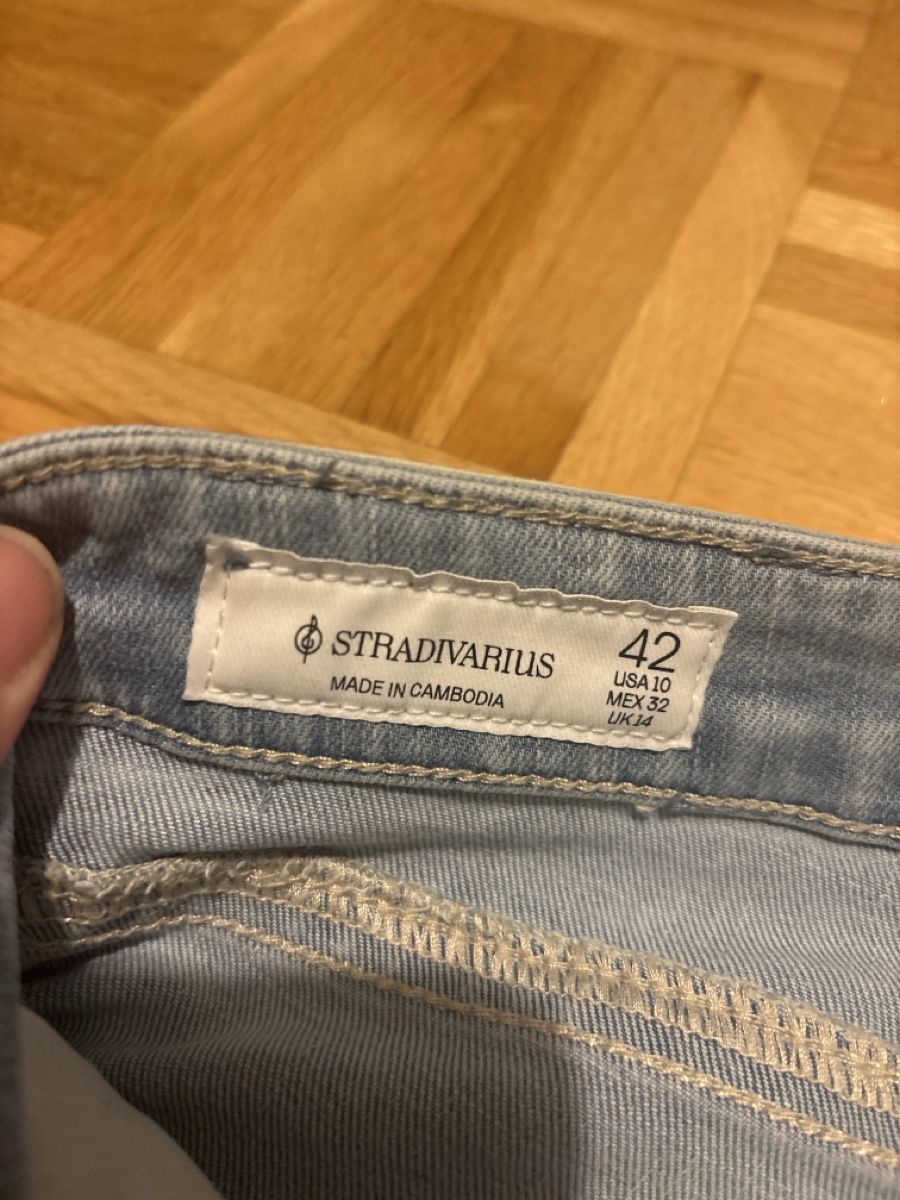 Stradivarius Jeans: Stradivarius D04 Jeans – Neu (gemäss Beschreibung) aus Solothurn von con_sk82 3