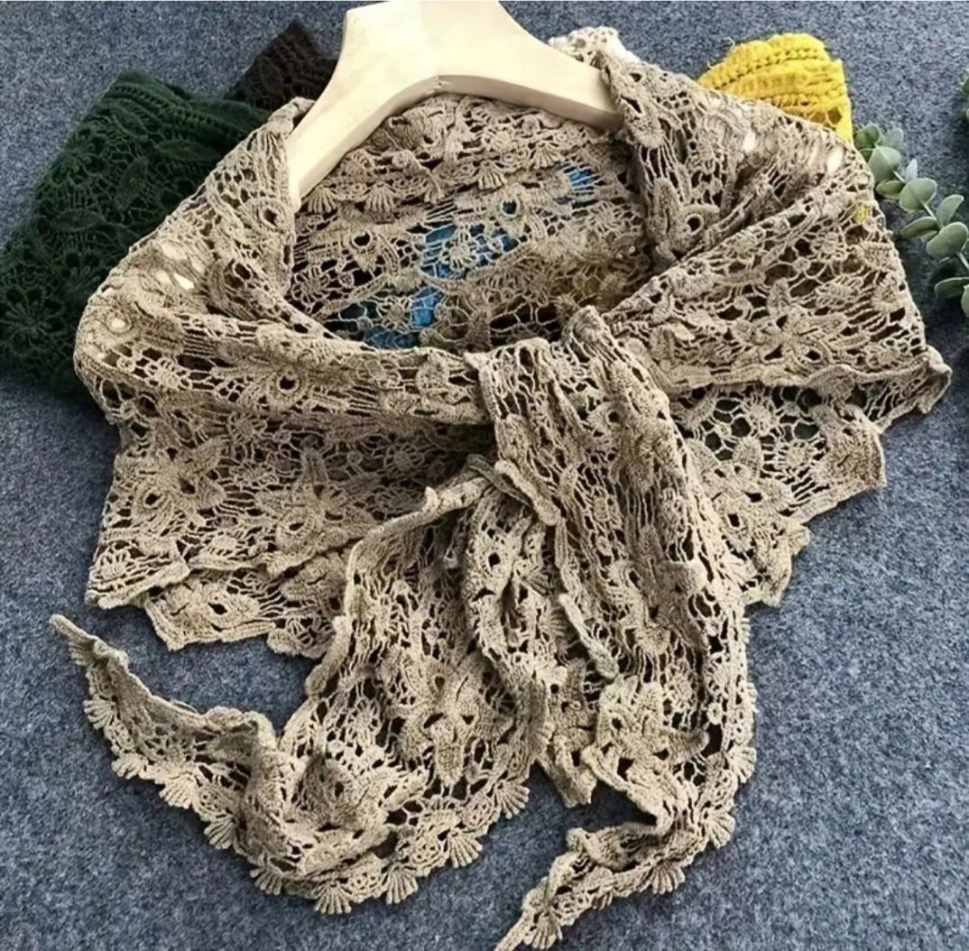 Foulards & écharpes: Sandbraun boho häkel Tuch / schal – Neuf (Voir description) à horn par CherryCrow