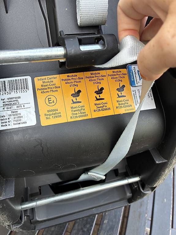 Maxi-Cosi Seggiolini per auto: Maxicosi inkl. Babyeinsatz – Usato da Adlikon venduto da kathrinemma 2