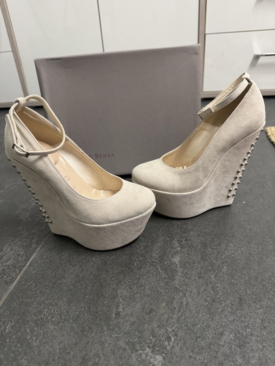Scarpe da donna: Scarpa con tacco – Usato da Brione Verzasca venduto da mpro_23