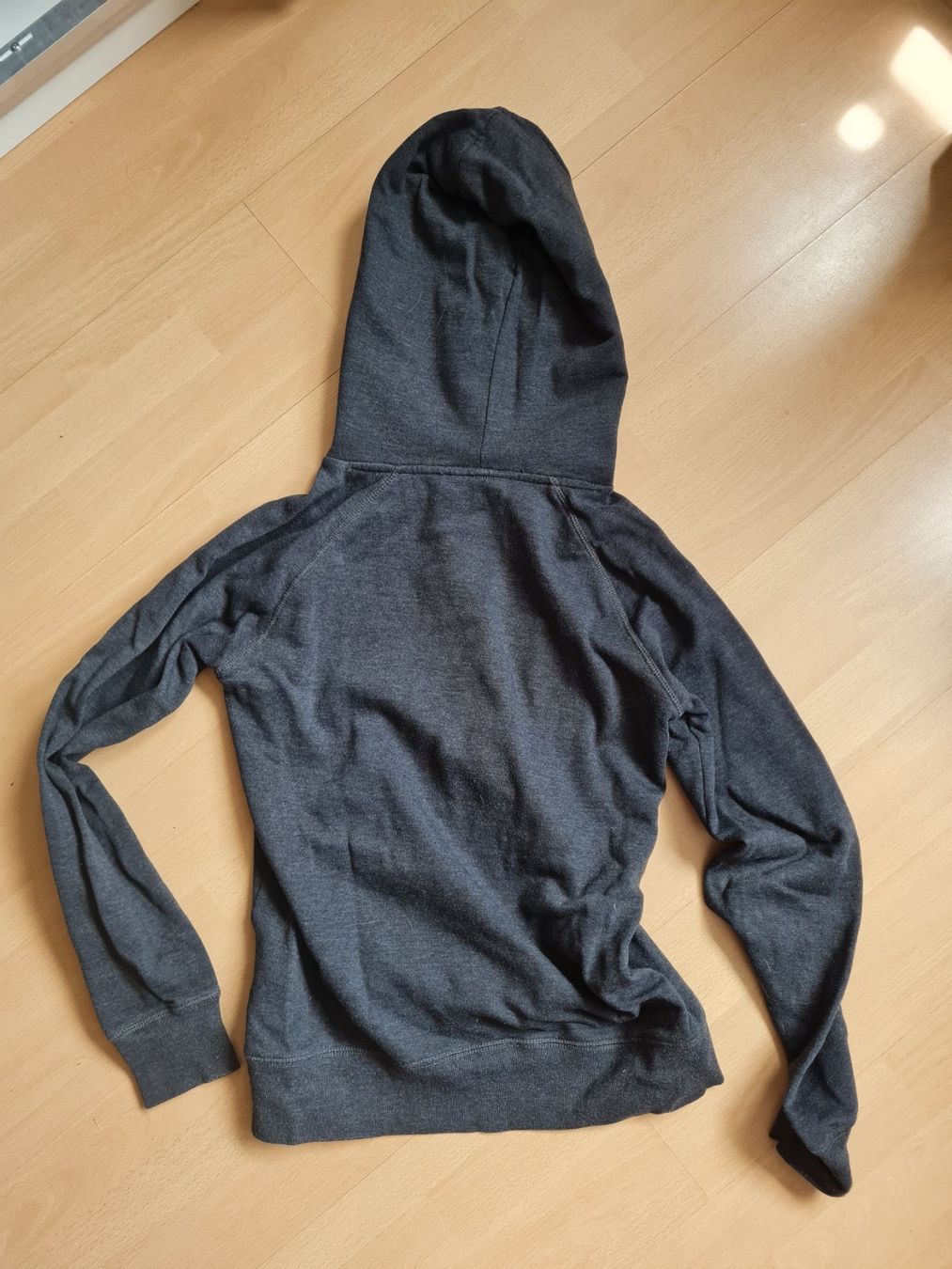 Maglioni & Felpe: Pullover mit Kapuze – Usato da Gutenswil venduto da jus_2jwr 1
