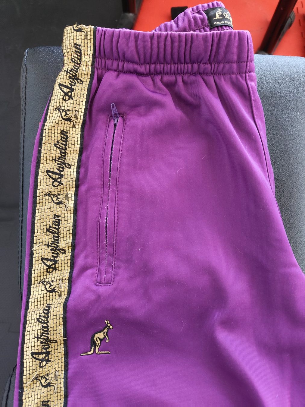 Pantaloni: Pantalon Australian Violet & doré – Usato da Plan-les-Ouates venduto da DALBAC
