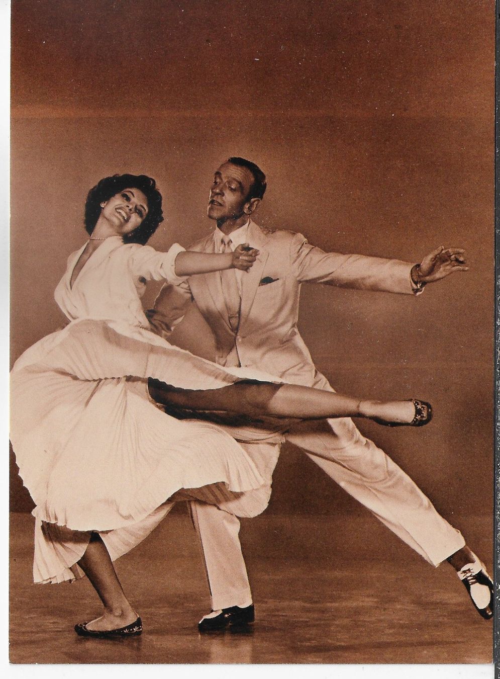 Cartoline postali: Astaire/Charisse – Usato da Ettingen venduto da Kartenplanet