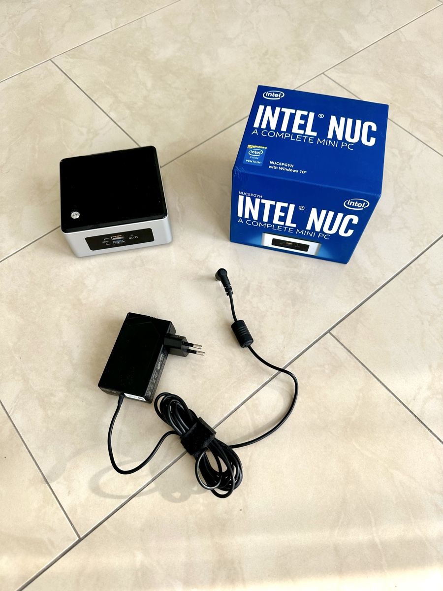 Intel PCs: Intel NUC NUC5PGYH Mini PC mit Windows 10 – Neuf (Voir description) à Emmenbrücke par Appophis