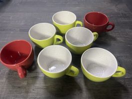 Lot de 8 tasses à café colorées, état correct