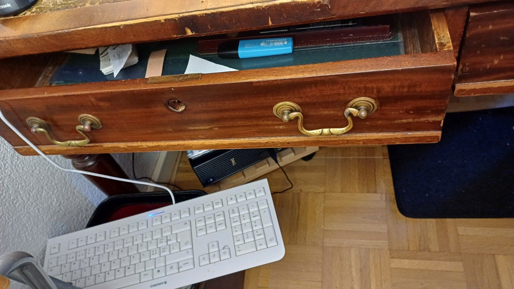 Scrivanie: Antiker Bürotisch – Usato da Zollikerberg venduto da Kaugo 2