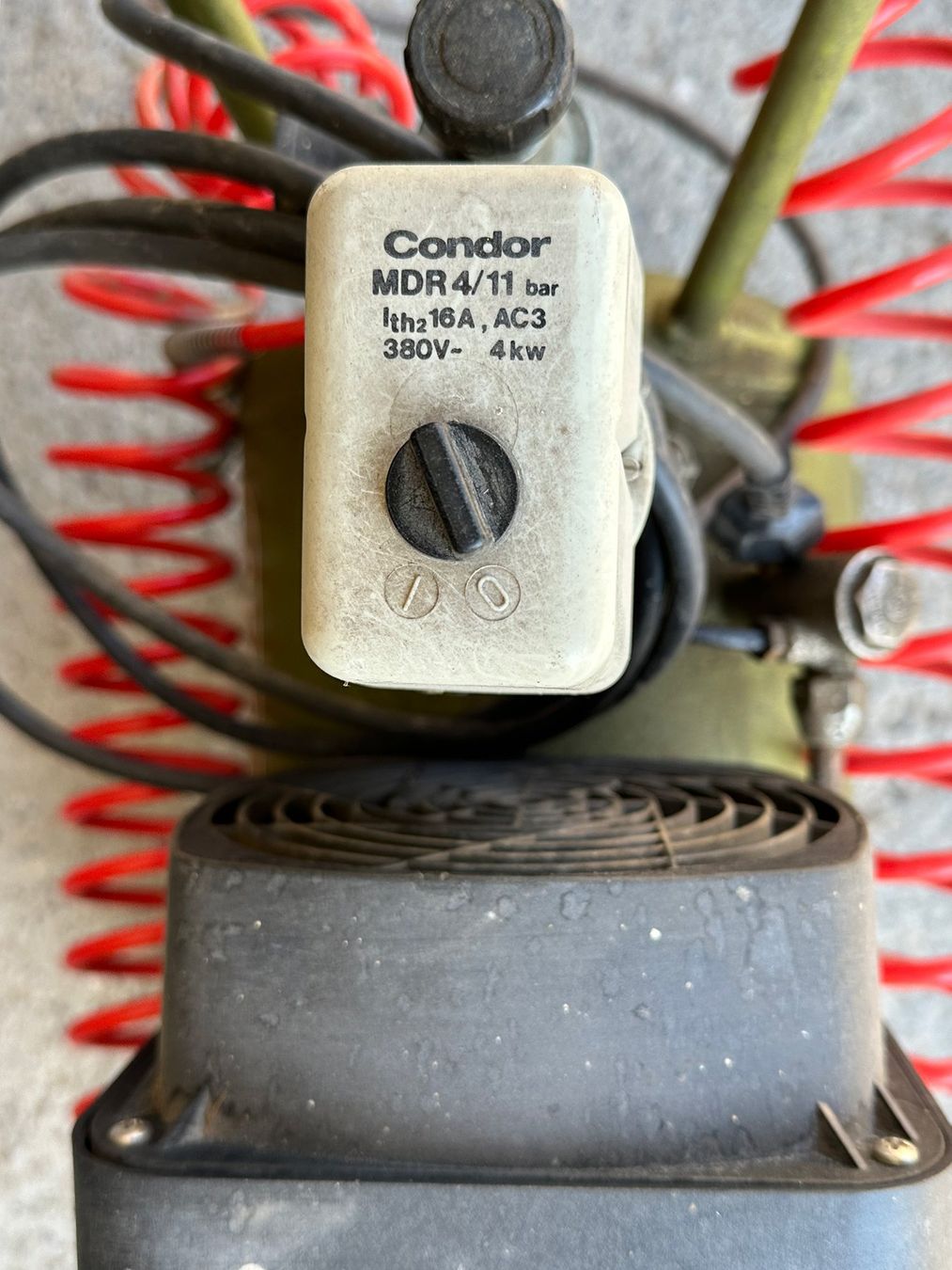 Compressori: alter Kompressor – Usato da Lützelflüh-Goldbach venduto da blauerkranich 1