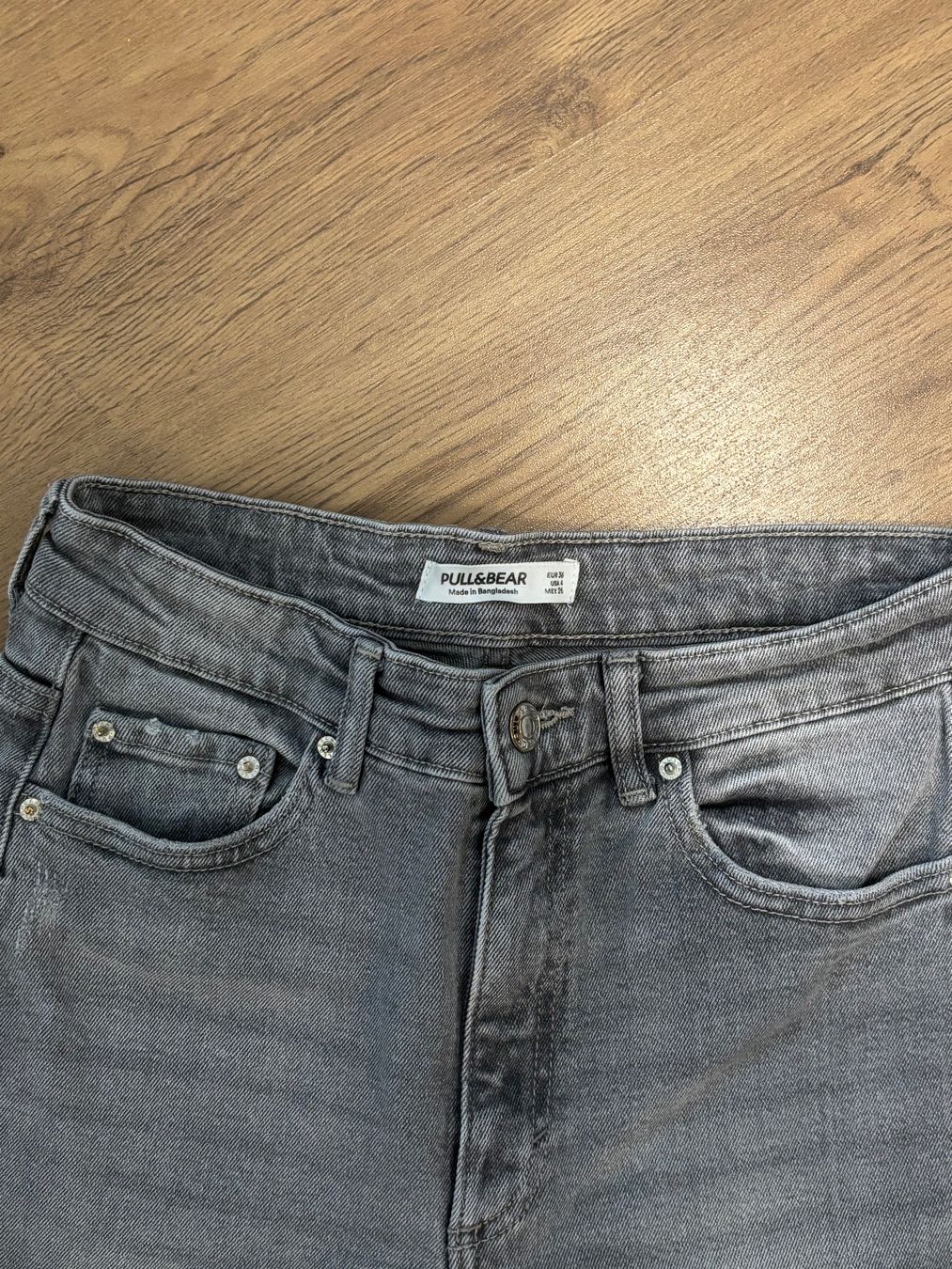 Pull&Bear Jeans: Coole Jeans - Pull and Bear - grau - Gr. 36 – Usato da Brügg BE venduto da rutschimedizin 2