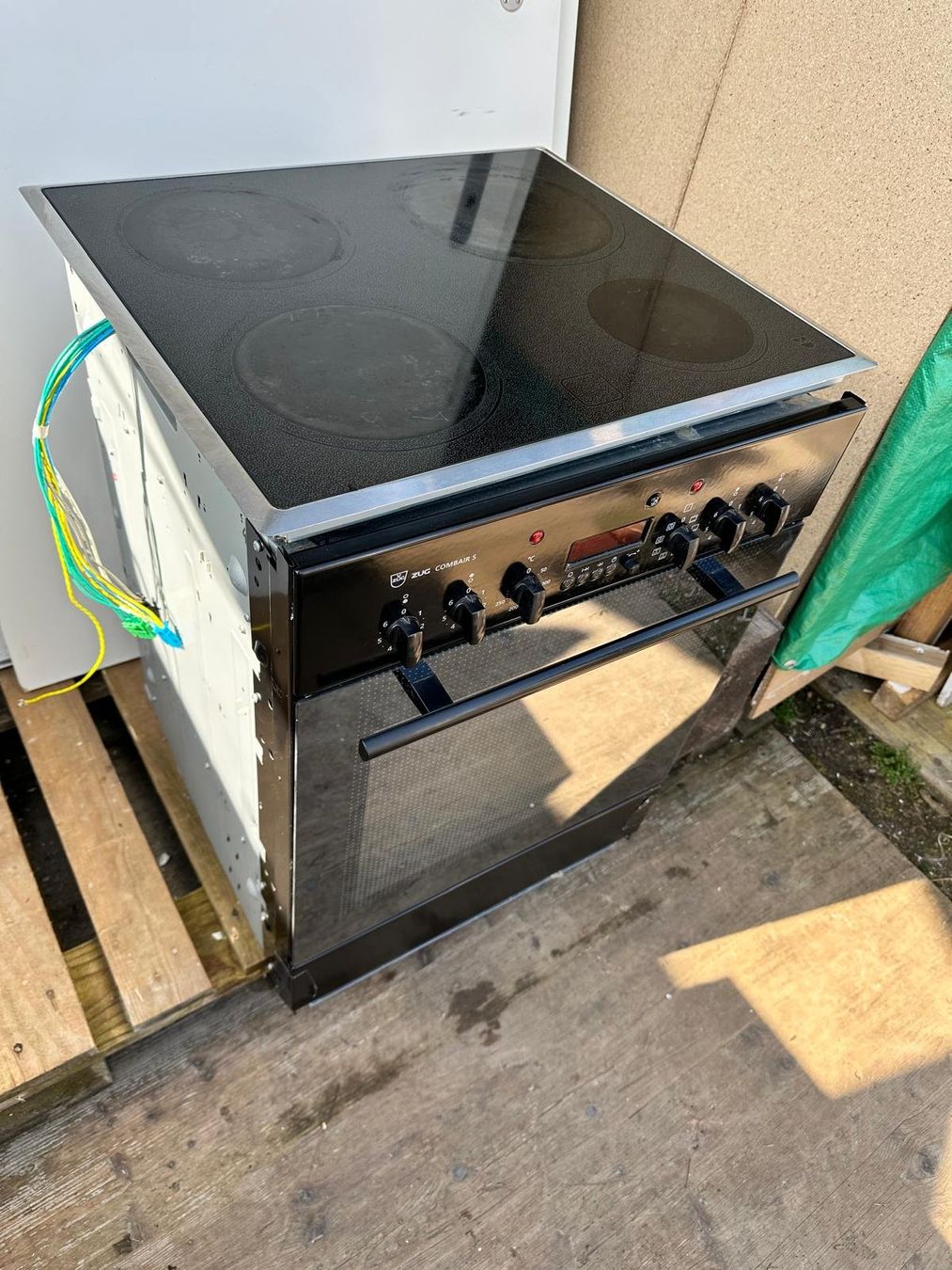 V-Zug Cucine: Backofen mit Glaskeramik – Usato da Spreitenbach venduto da Space_X 2