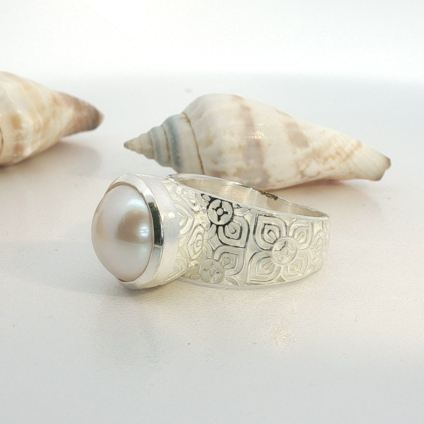Olga Ribler Ringe: Statement Ornament Ring mit Süsswasserperle – Grösse 58 – Neu (gemäss Beschreibung) aus Luzern von byolgaribleroutlet 5