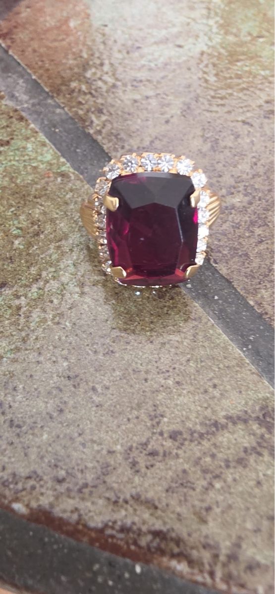 Anelli: Ring Gold with Garnet Vergoldet  – Usato da St. Gallen venduto da mania03 2