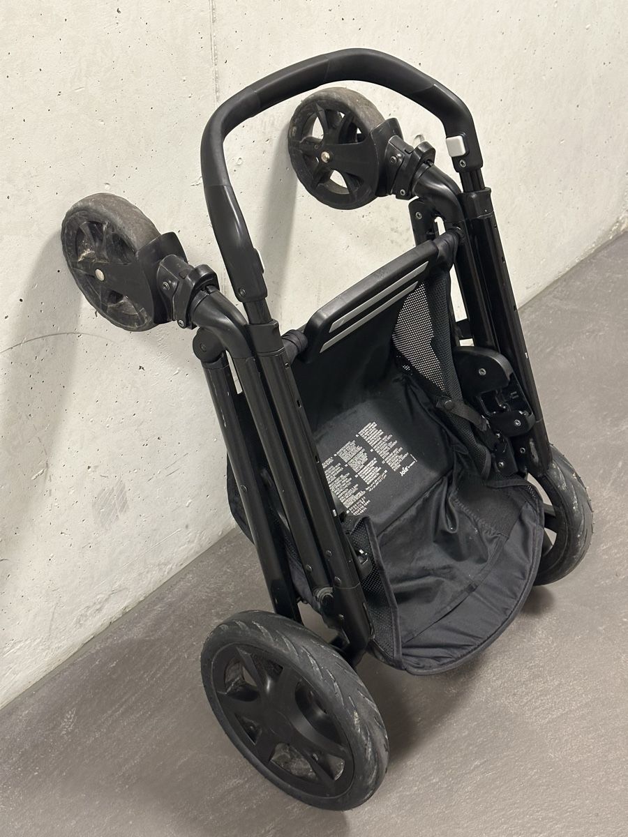 Joie Kinderwagen: Joie Chrome Stroller with Carrycot - very good state – Gebraucht aus Baden von emi_55vx 6