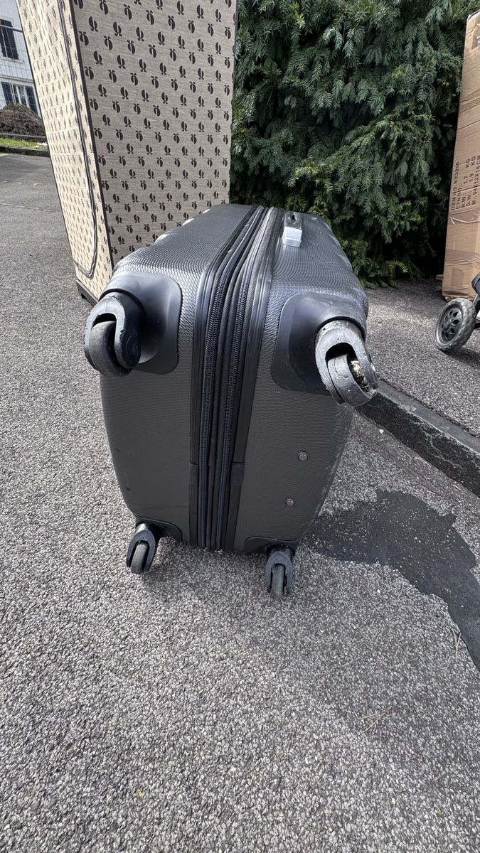 Samsonite Valigie: Lightweight Cabin Suitcase - Perfect for Summer Trips! – Difettoso da Stäfa venduto da Pandorasbox2021 3