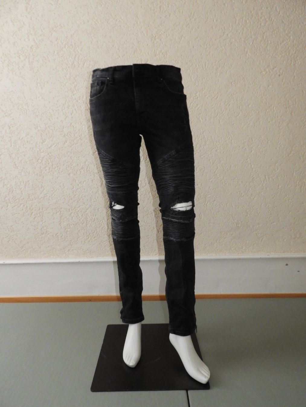 C&A Jeans: Jean noir -  taille 32/32 – Gebraucht aus Dombresson von sev_bsb8 1