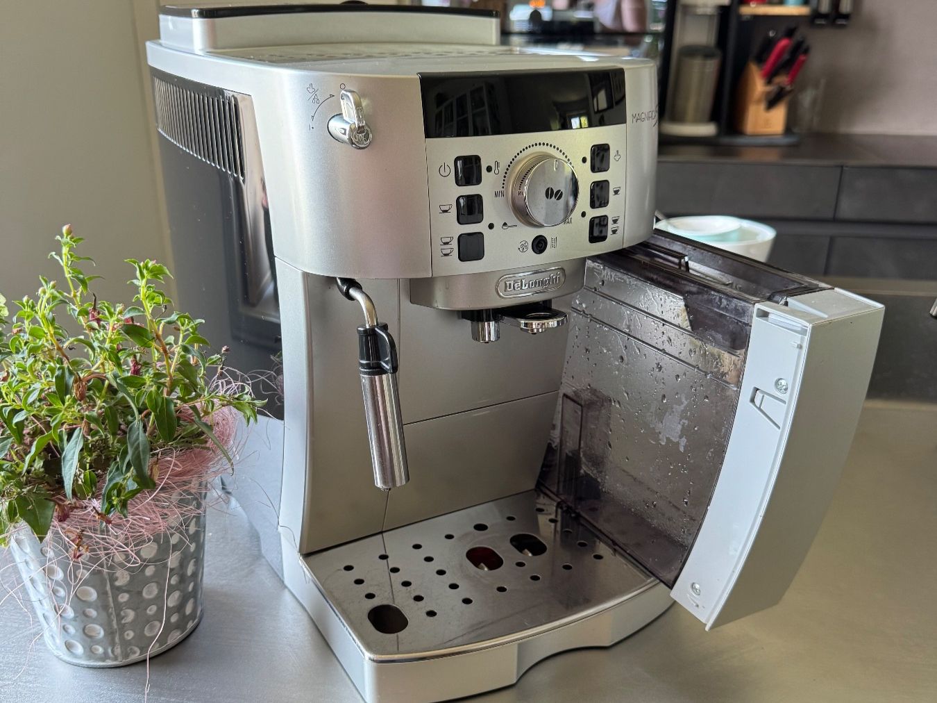 De'Longhi Macchine per caffè & Macchine per espresso: De Longhi Magnifica S Kaffeemaschiene – Usato da Emmenbrücke venduto da Lou_Portmann 2