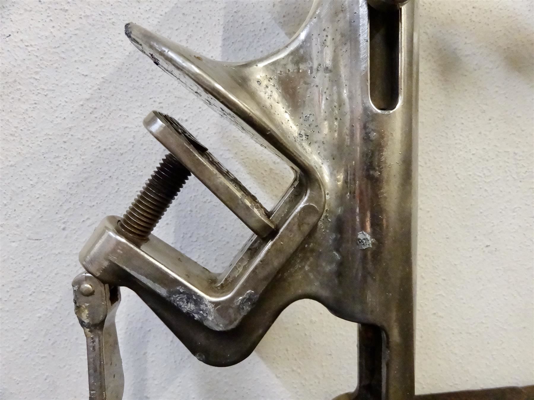 Rapid Apribottiglie & Tappi per chiusura: alter Profi Zapfenzieher RAPID Entkorker – Usato da Kerzers venduto da bottlesandboxes 5