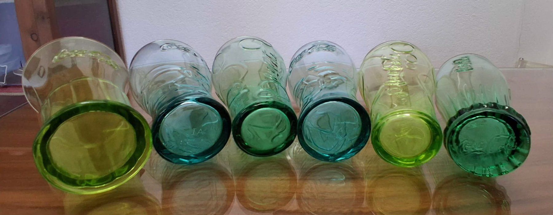 Coca-Cola Bicchieri: Coca-Cola Gläser Set 6 Stk, verschiedene Farben – Usato da Sonceboz-Sombeval venduto da ant_cd5j 5