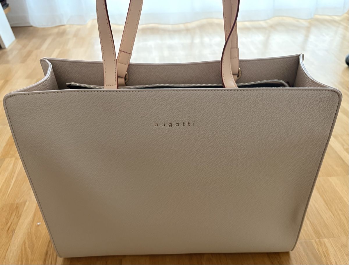 Bugatti Borse da donna: Bugatti Ella Shopper, beige - neu! – Nuovo e nell'imballaggio originale da St. Gallen venduto da moebel1 1