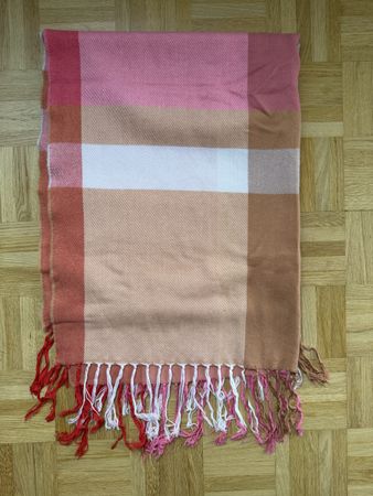 Winter Schal kariert in Rosa und Rot mit Fransen