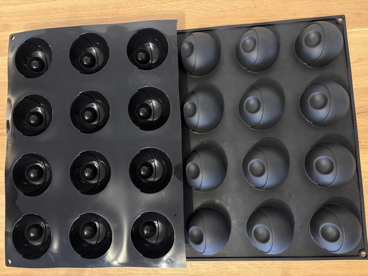 Backformen: Silikonform Halbkugel, Pralinenform, pavoFLEX/ neuwertig – Gebraucht aus Amriswil von MisasHisoka
