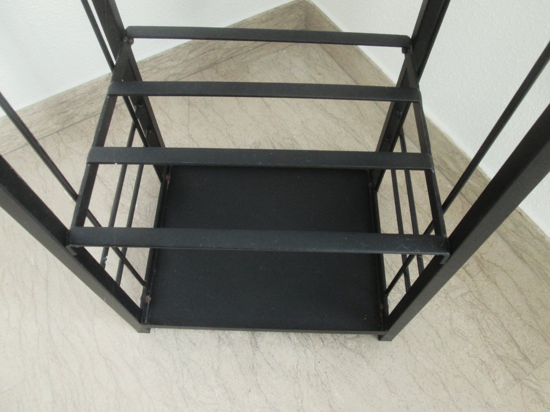 Sonstige Dekorationen & Accessoires: Brennholzregal aus Eisen – Gebraucht aus Sementina von babucia 1