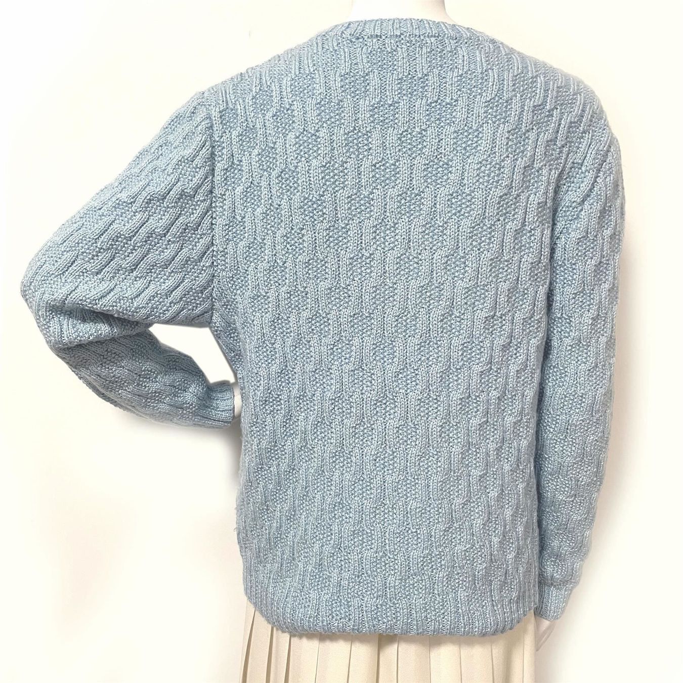Maglioni & Felpe: Pullover hellblau one size handgestrickt VINTAGE 1980s – Usato da Brüttisellen venduto da Buxus 3